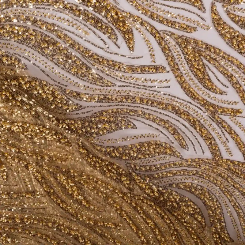 مطرزات تل إكسسوارات تصميم 5 لون 12– لقطة قريبة تبرز كثافة التطريز ولمعة الترتر